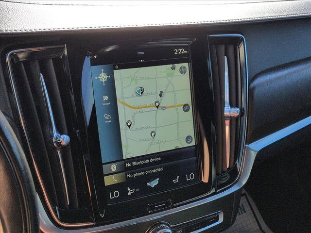 Used 2018 Volvo V90 T6 Cross Country image 13