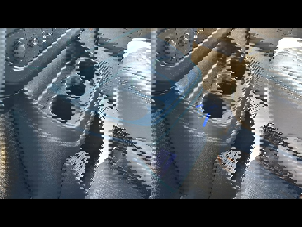 Used 2022 Chevrolet Express 2500 Extended image 18