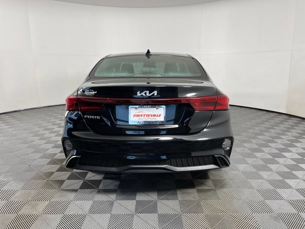 Used 2023 Kia Forte LXS w/ LXS Technology Package FWD image 8