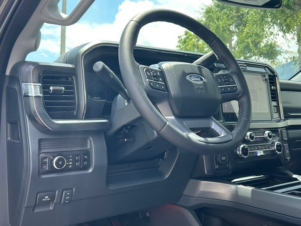 New 2026 Ford F250 Lariat w/ Black Appearance Package AWD/4WD image 39
