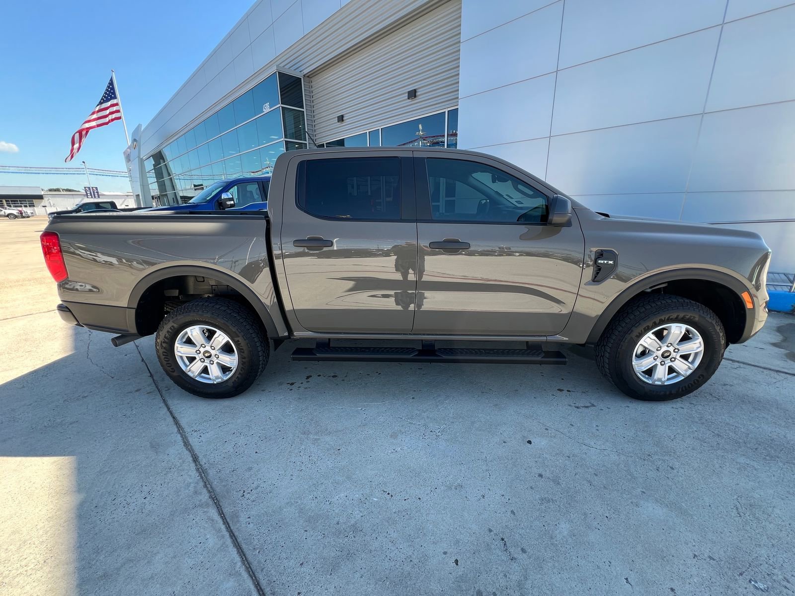Used 2025 Ford Ranger XL w/ Trailer Tow Package RWD image 2