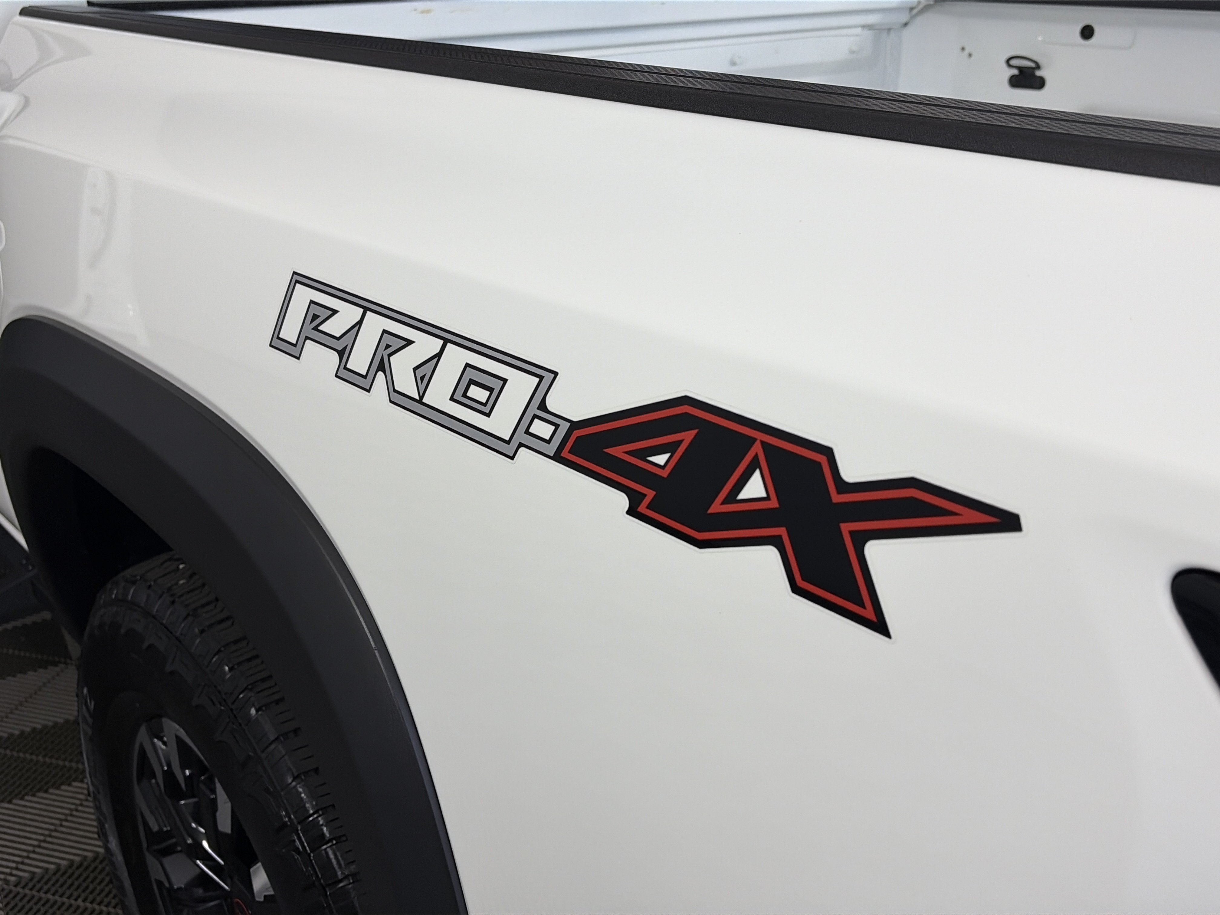 Certified 2023 Nissan Frontier PRO-4X w/ Tow Package AWD/4WD image 17