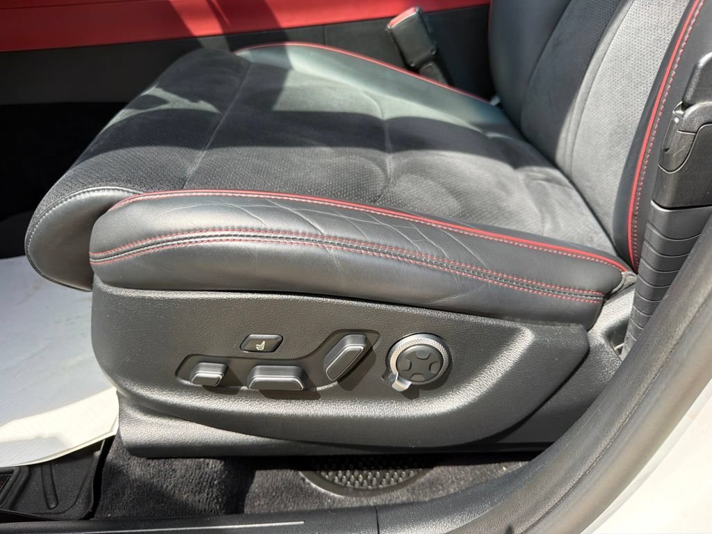 Used 2022 Genesis GV70 3.5T Sport w/ Sport Prestige Package AWD/4WD image 10