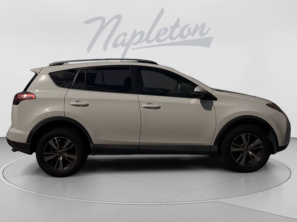 Used 2017 Toyota RAV4 XLE FWD image 7