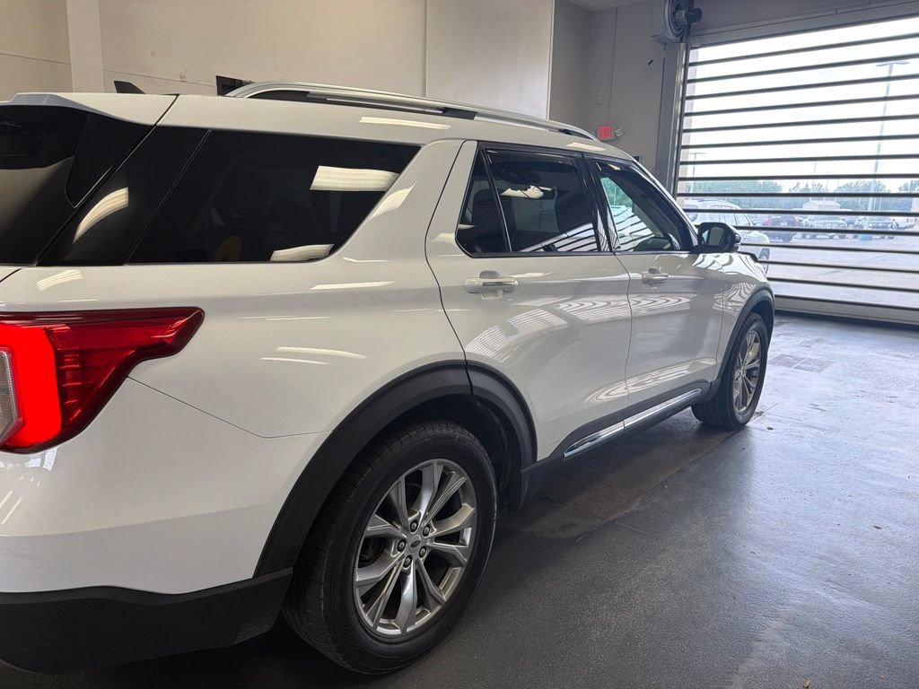 Used 2021 Ford Explorer Limited w/ Equipment Group 301A AWD/4WD image 6