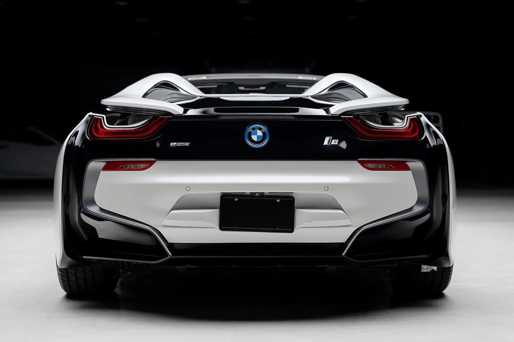 Used 2019 BMW i8 Roadster AWD/4WD image 25