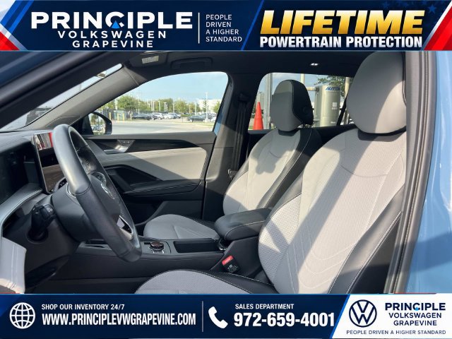 Used 2025 Volkswagen Tiguan SE R-Line AWD/4WD image 13