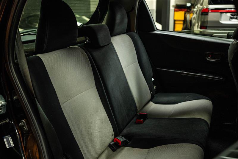 Used 2013 Toyota Yaris LE FWD image 11