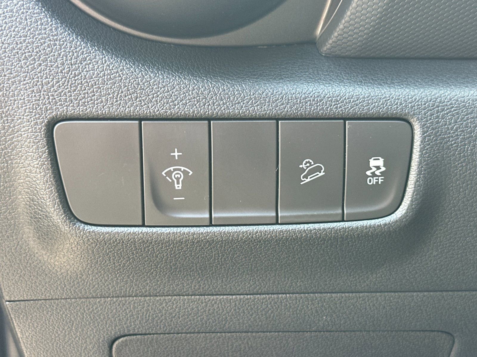 Used 2023 Hyundai Kona SEL AWD/4WD image 33