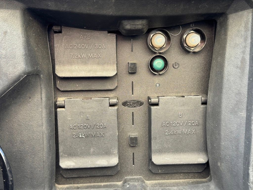 Used 2023 Ford F150 Limited image 40