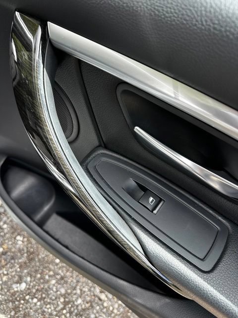 Used 2018 BMW 328d Sedan w/ Premium Package RWD image 20