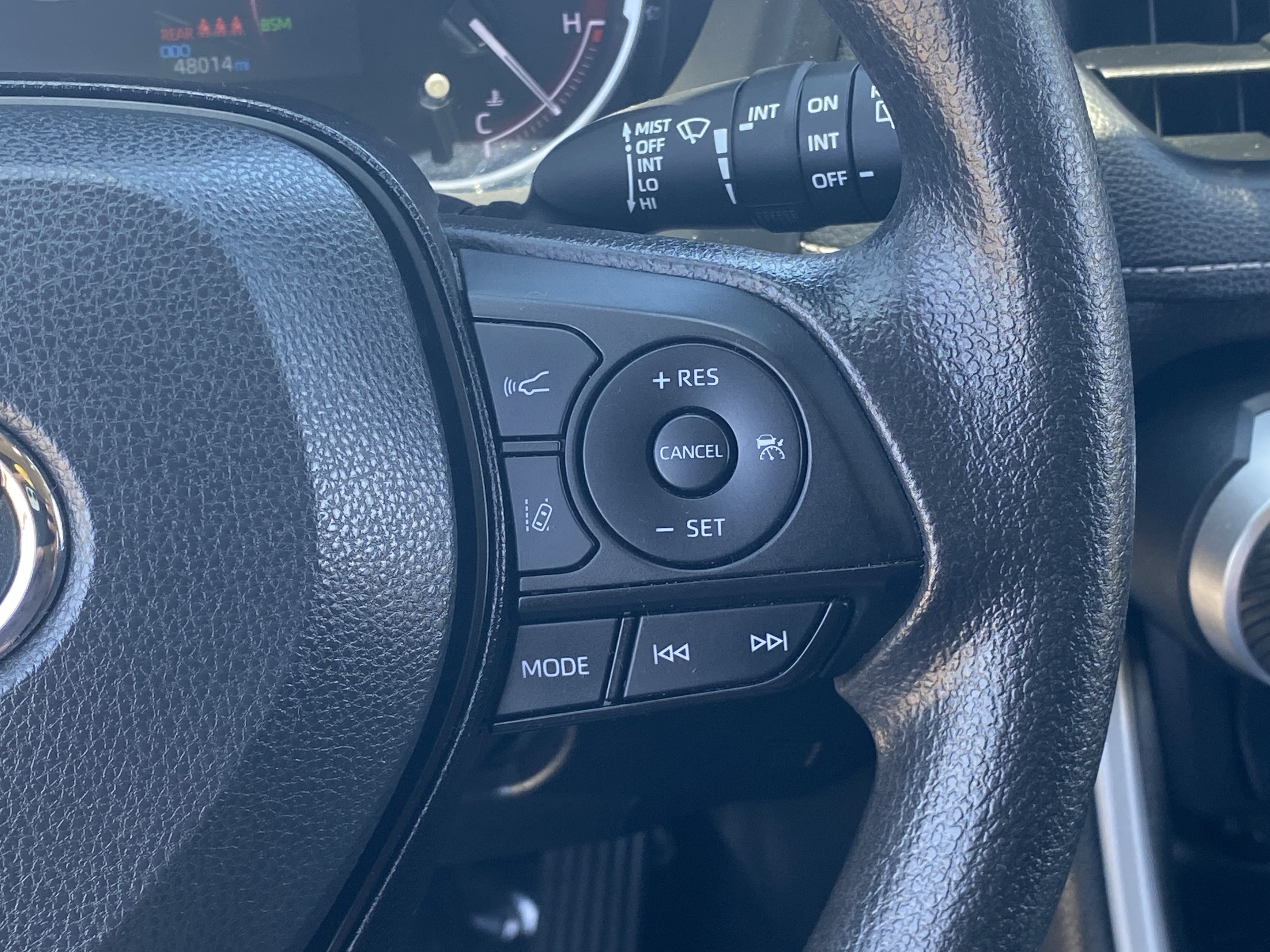 Used 2024 Toyota RAV4 XLE FWD image 22