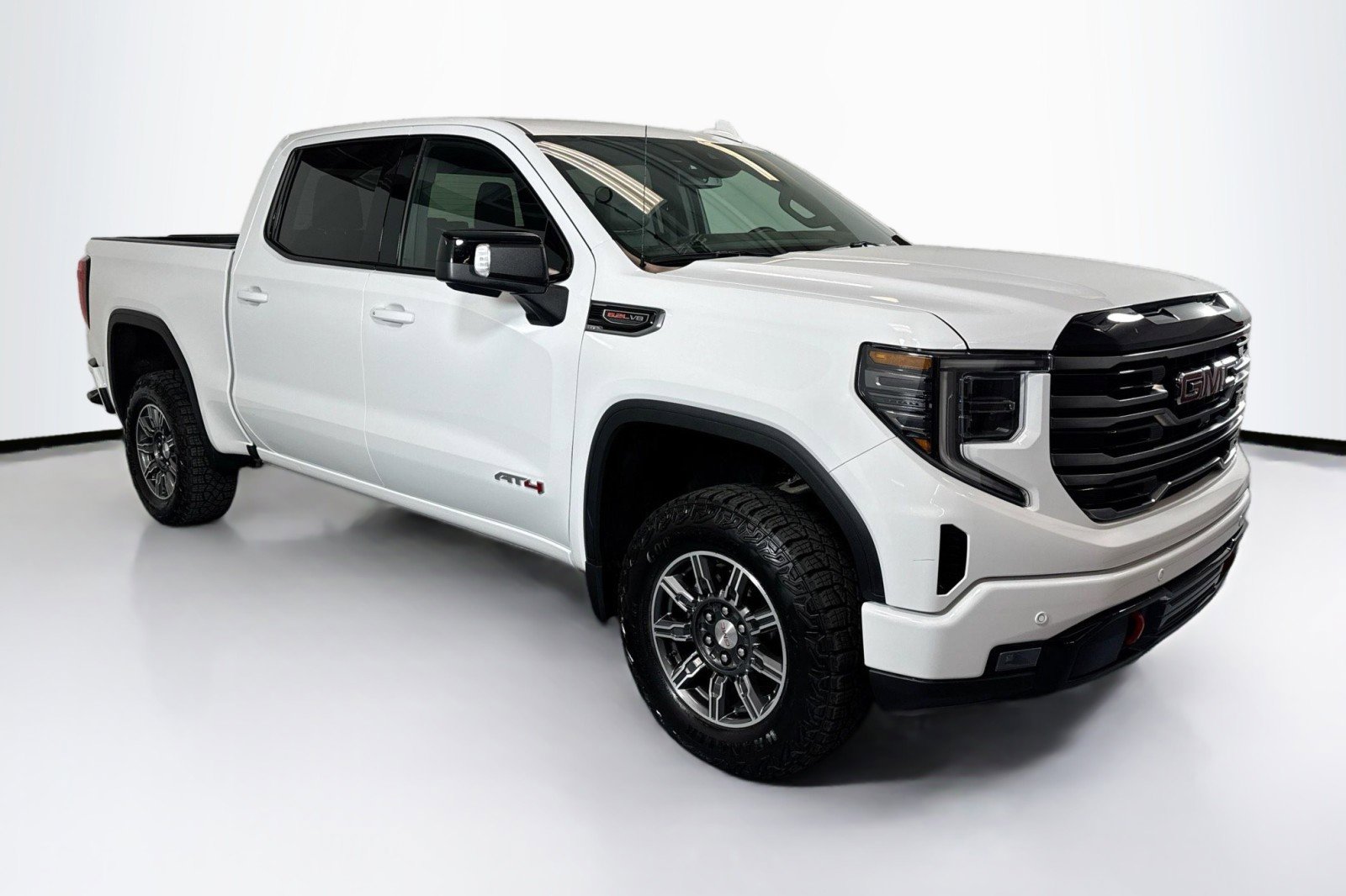 Used 2025 GMC Sierra 1500 AT4 image 3
