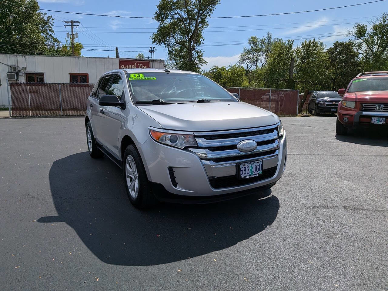 Used 2013 Ford Edge SE FWD image 2