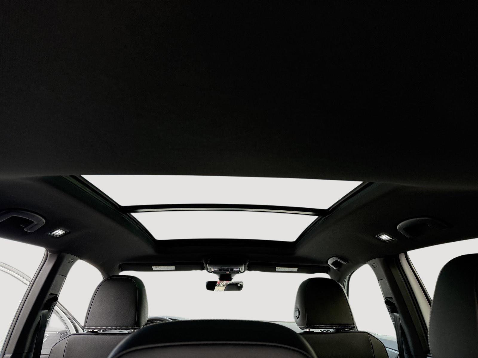 New 2026 Volkswagen Atlas Cross Sport SE image 13