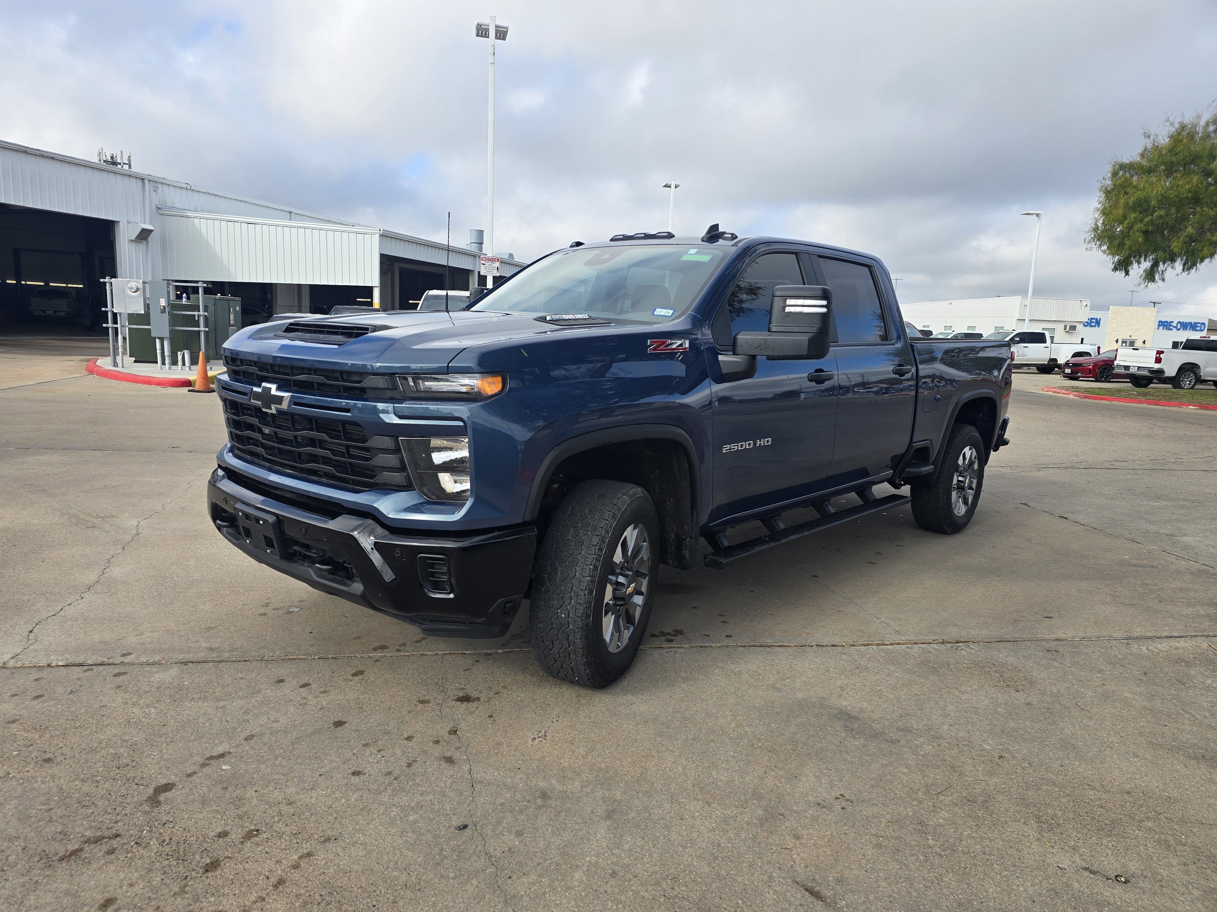 Used 2025 Chevrolet Silverado 2500 Custom w/ Custom Value Package image 7