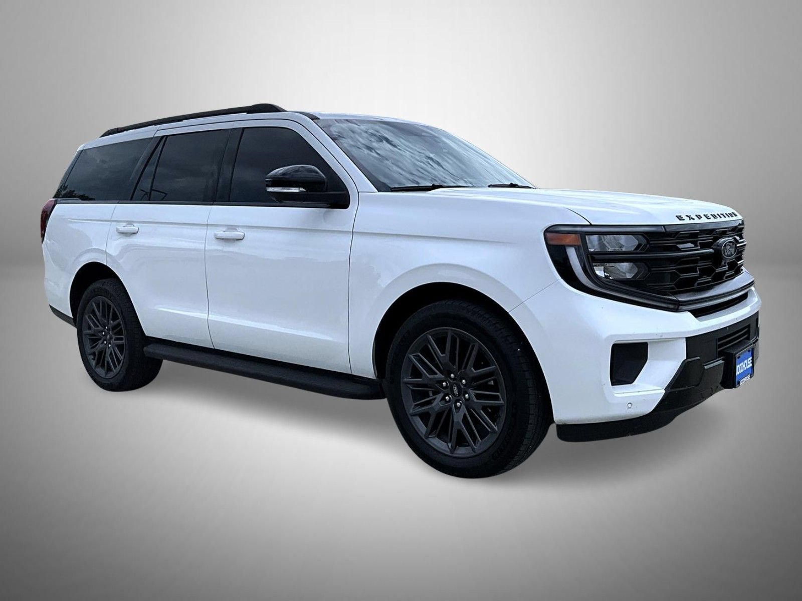 Used 2026 Ford Expedition Platinum w/ Stealth Appearance Package AWD/4WD image 3