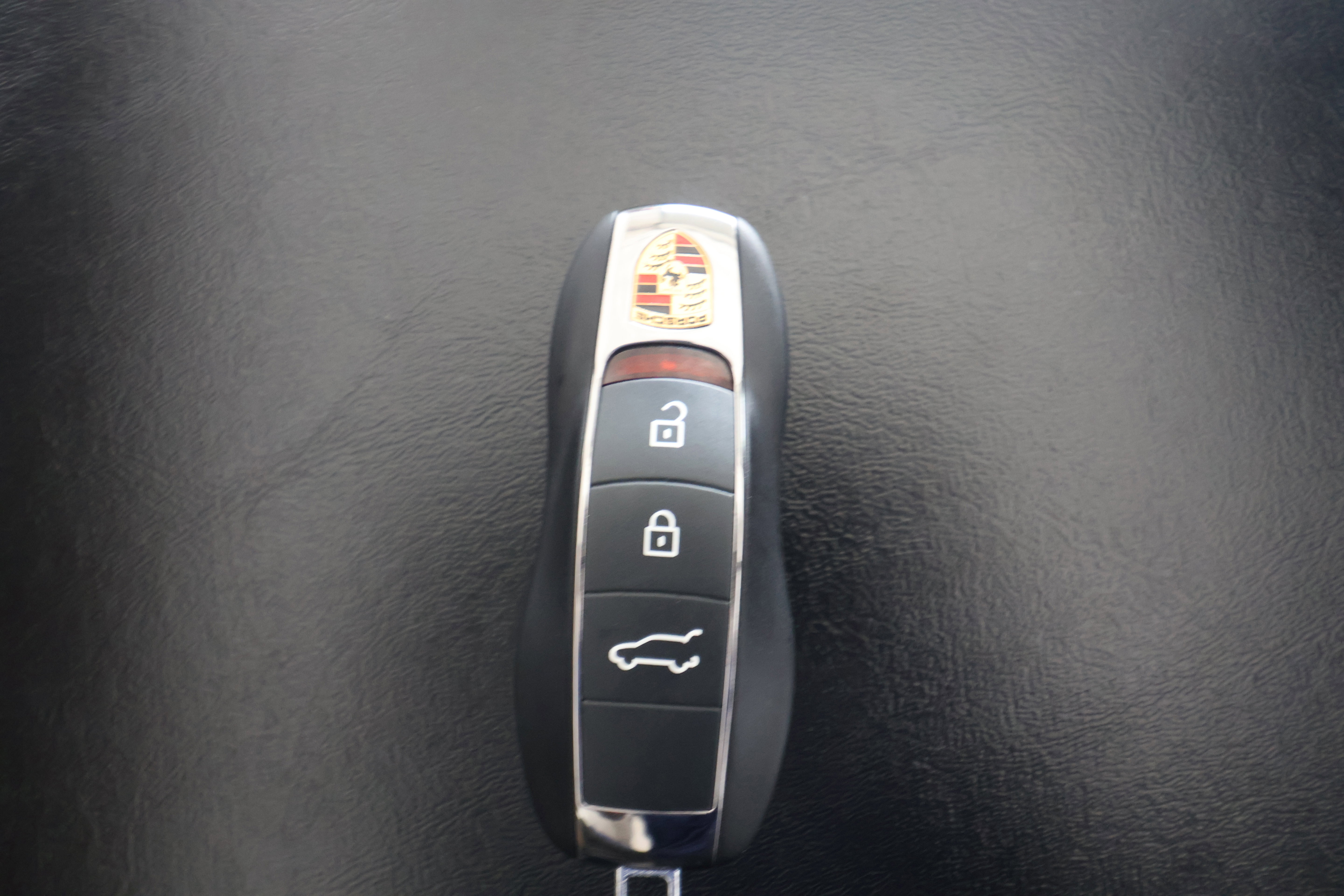 Certified 2026 Porsche Macan image 25