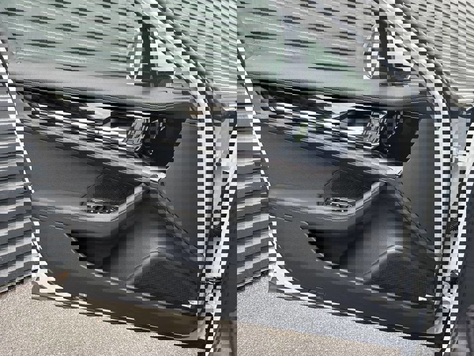 Certified 2024 Porsche Panamera image 14