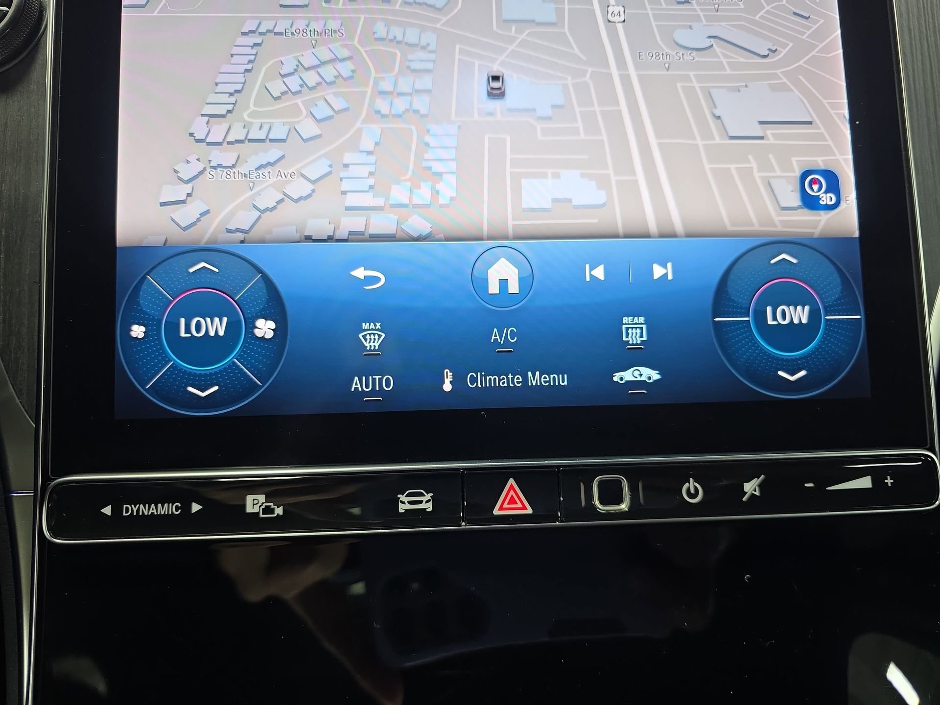 Certified 2025 Mercedes-Benz GLC 300 4MATIC image 24