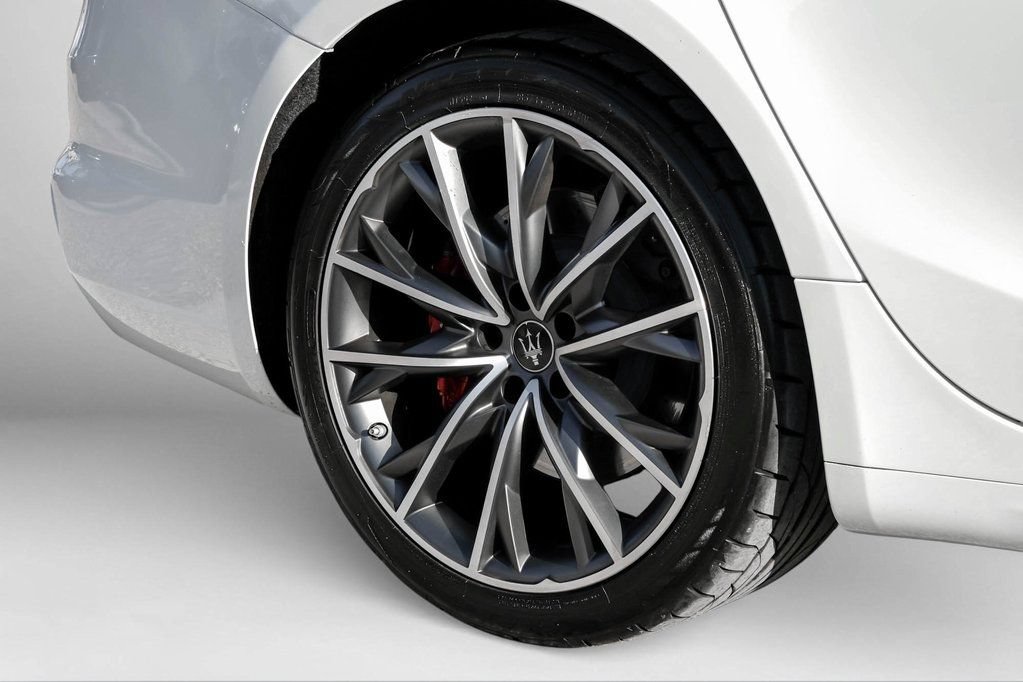 Used 2023 Maserati Ghibli Modena RWD image 50