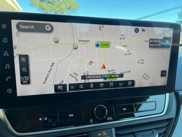 Used 2024 Nissan Altima 2.5 SR w/ SR Premium Package FWD image 17