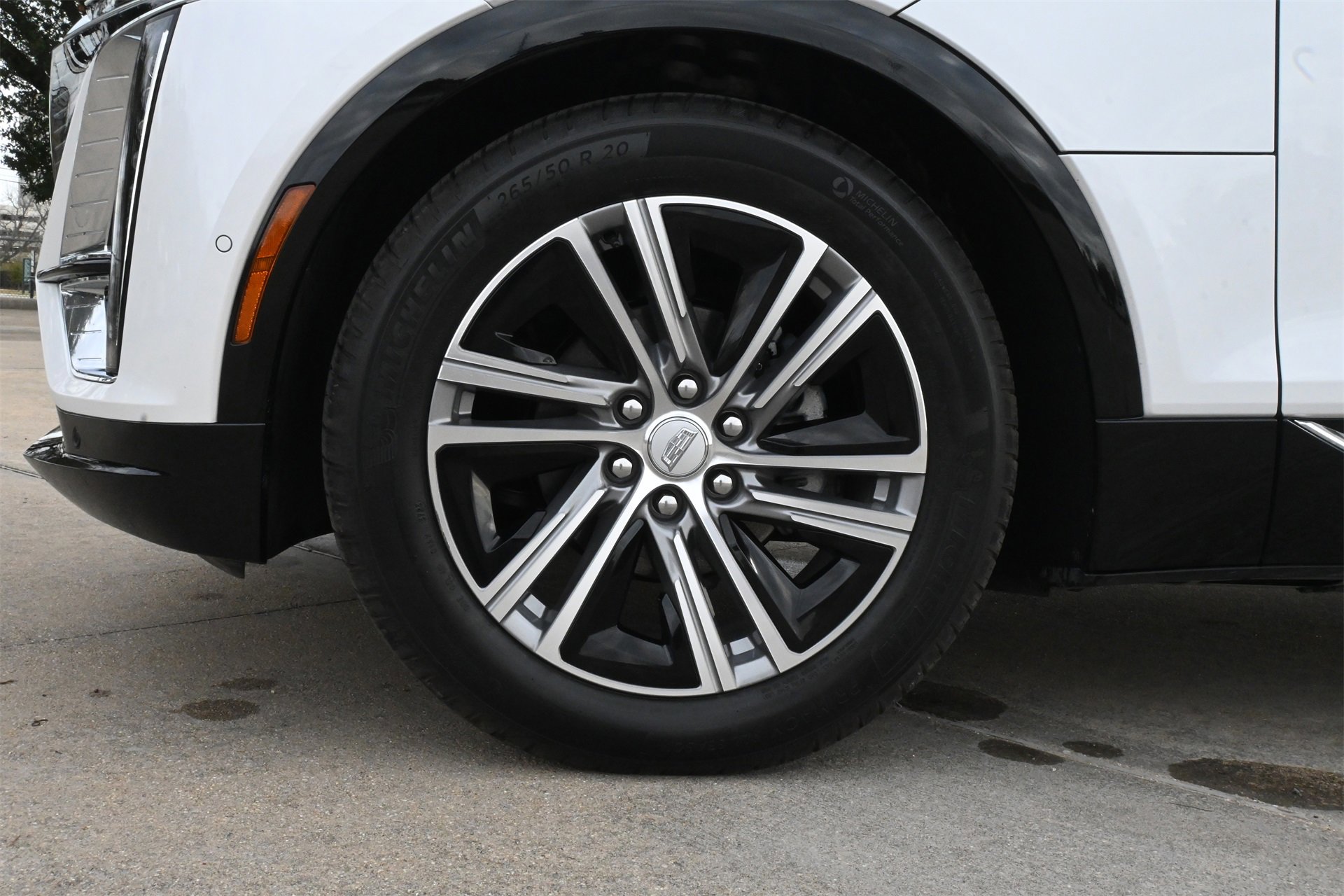 Certified 2024 Cadillac Lyriq Luxury image 29