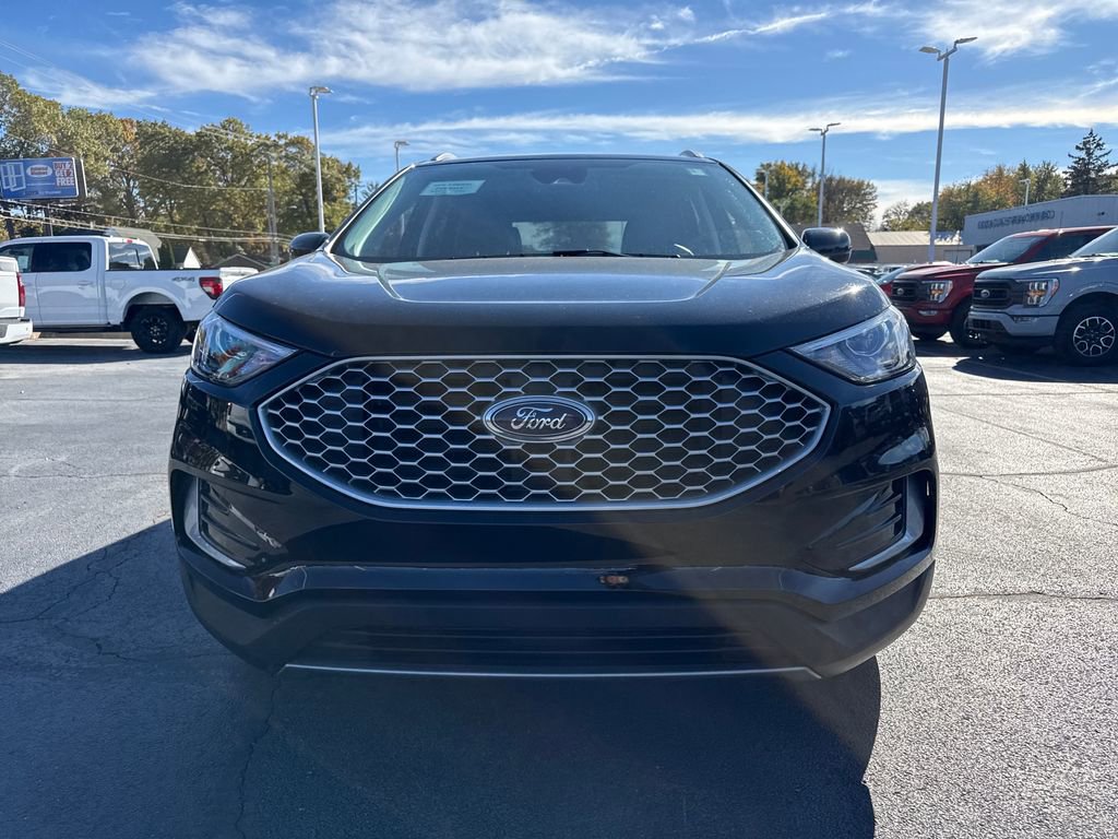 Used 2023 Ford Edge SEL image 3