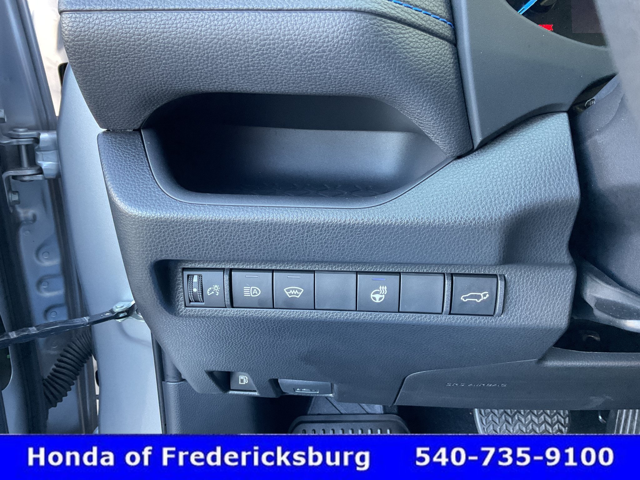 Used 2023 Toyota RAV4 SE w/ Convenience Package AWD/4WD image 38