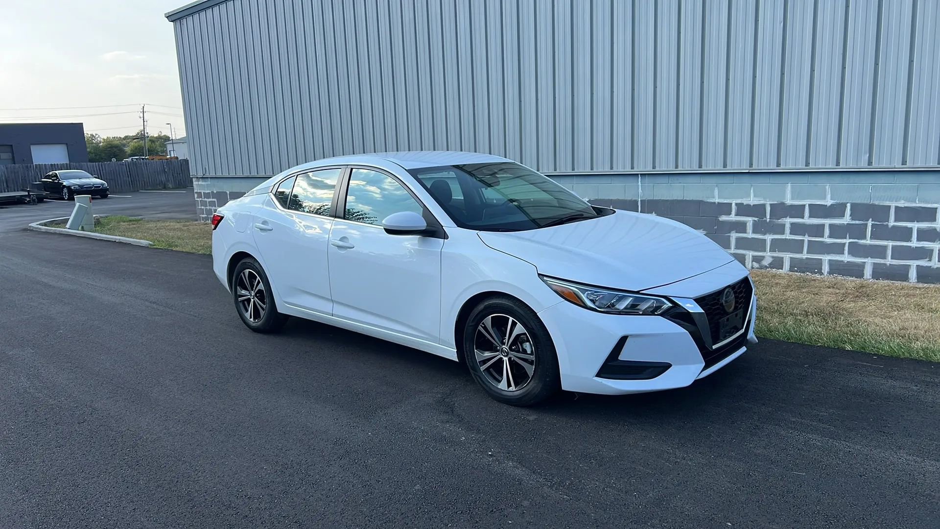 Used 2023 Nissan Sentra SV image 3