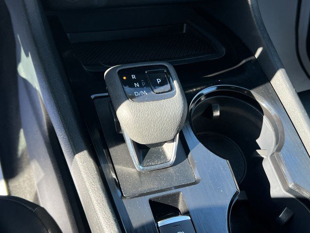 Used 2023 Nissan Rogue SV w/ SV Premium B Package image 15