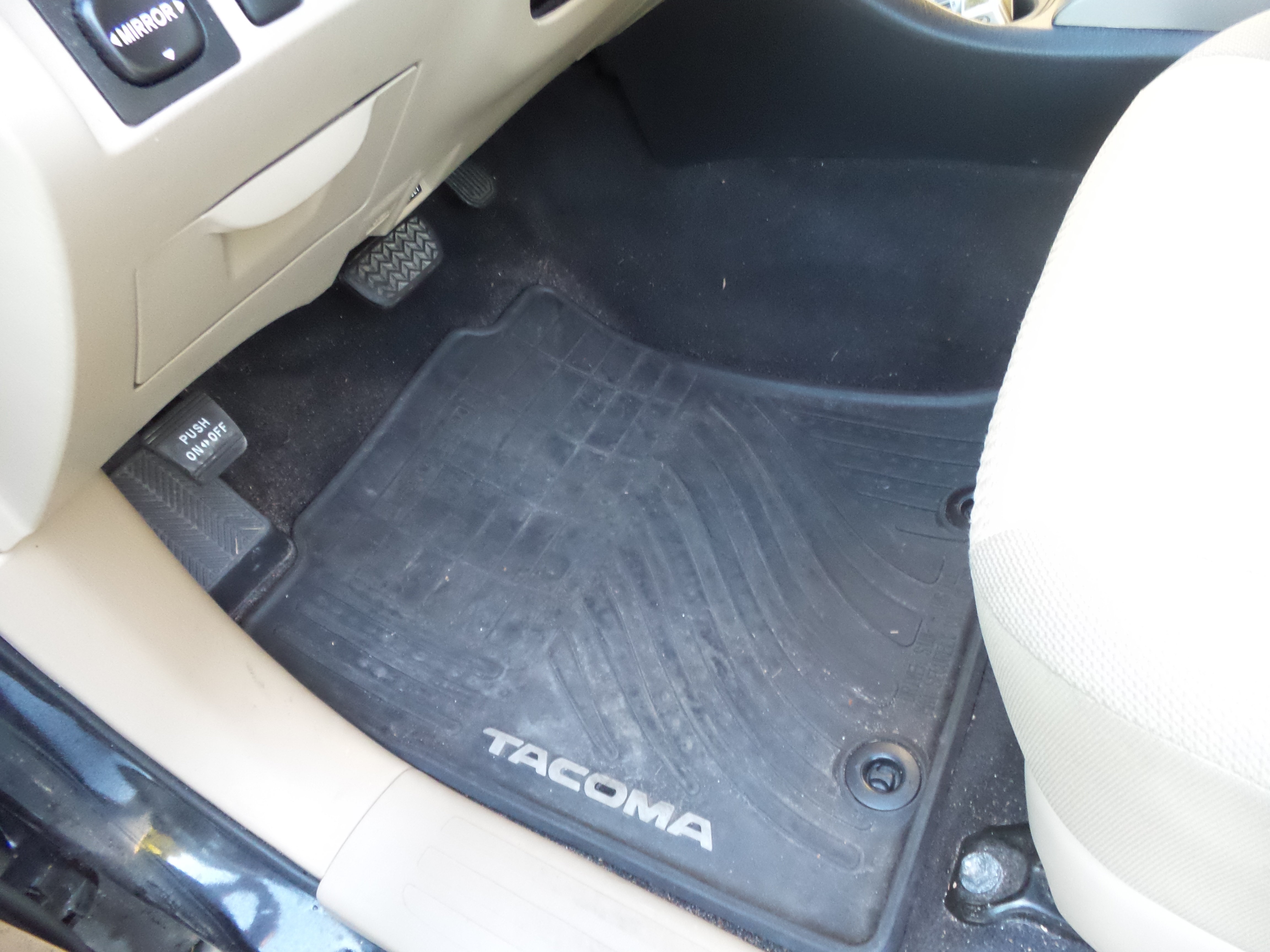 Used 2013 Toyota Tacoma PreRunner w/ SR5 Pkg RWD image 74