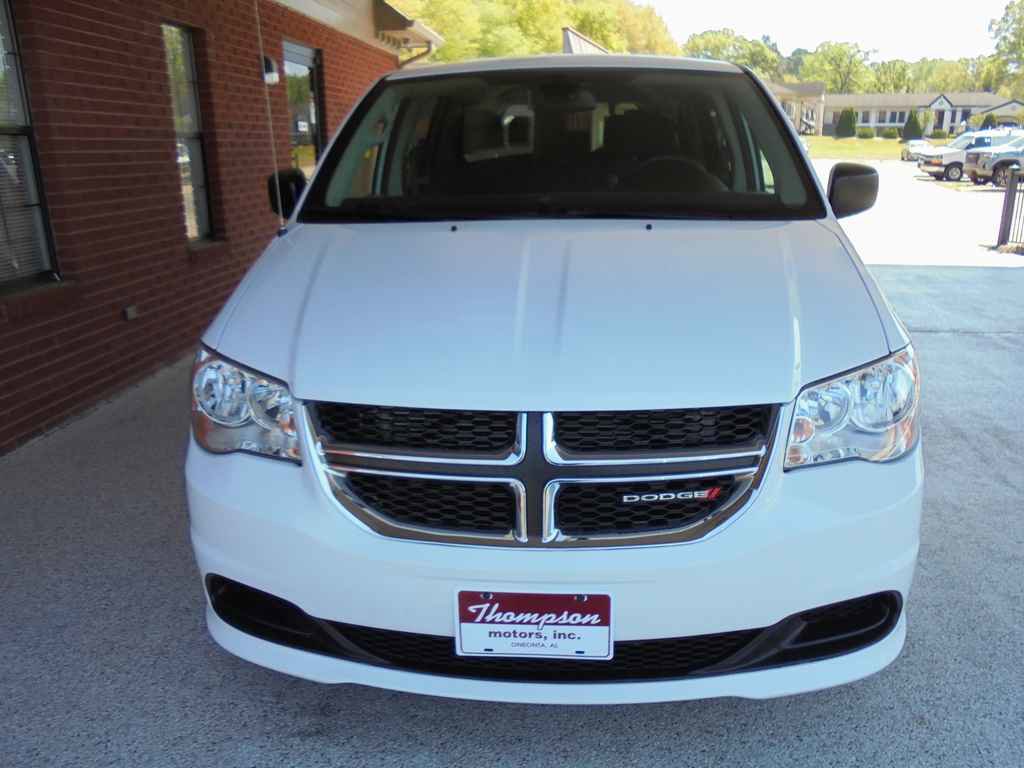 Used 2020 Dodge Grand Caravan SE w/ UConnect Hands-Free Group FWD image 3