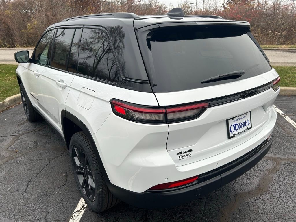 New 2025 Jeep Grand Cherokee Limited w/ Trailer Tow Package image 23