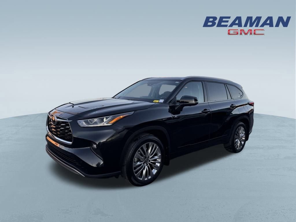 Used 2024 Toyota Highlander Platinum image 3