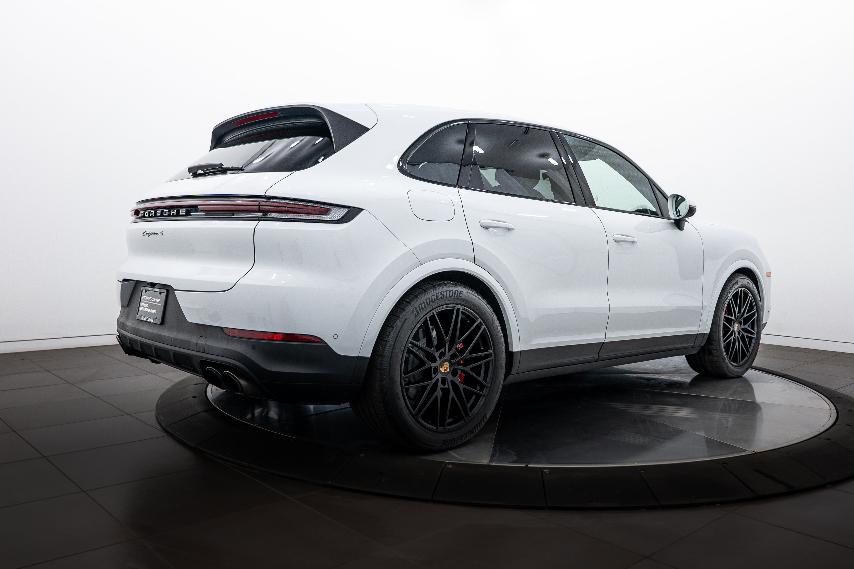 Certified 2025 Porsche Cayenne S image 7