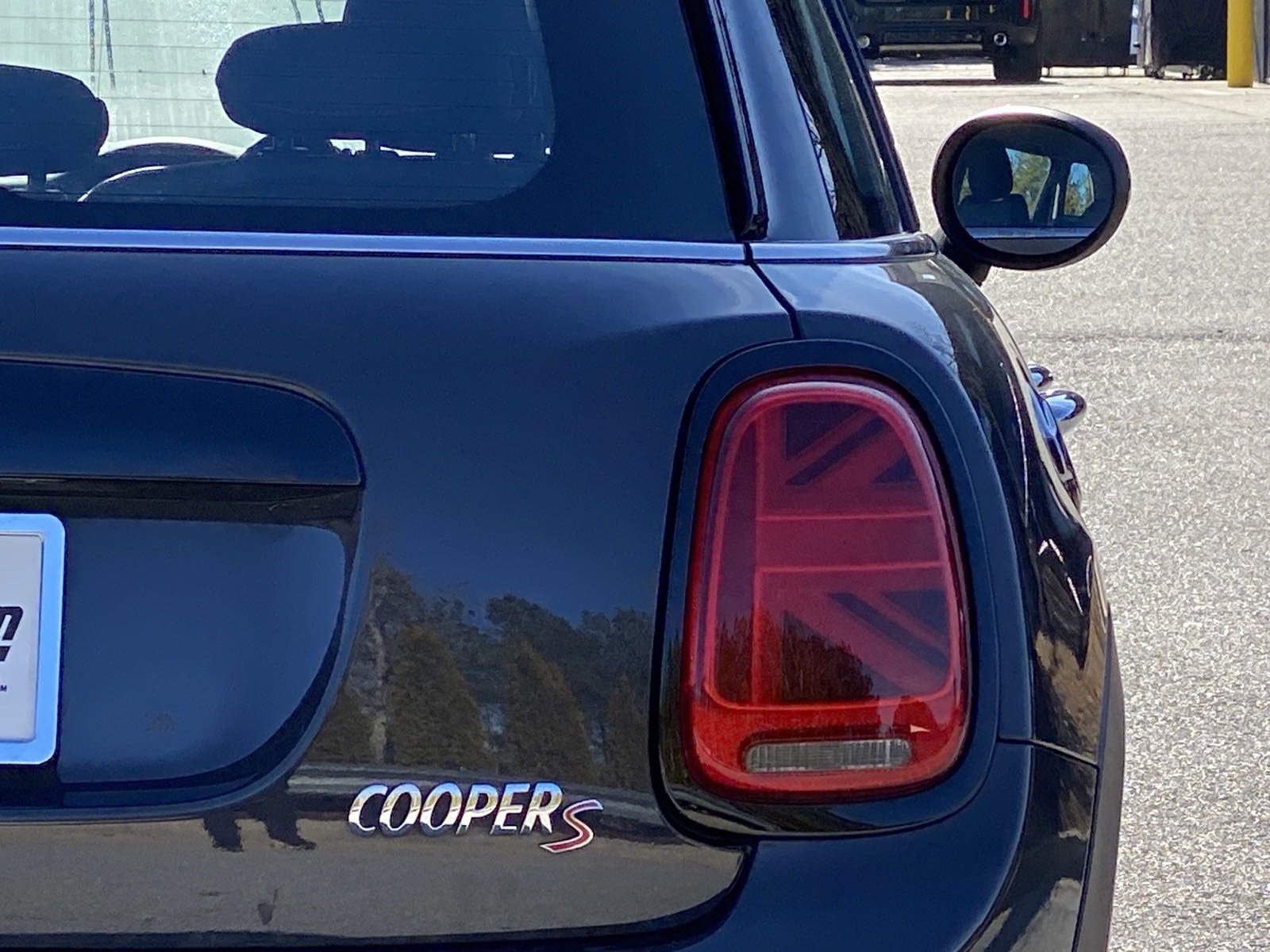 Used 2021 MINI Cooper S w/ Premium Package image 21