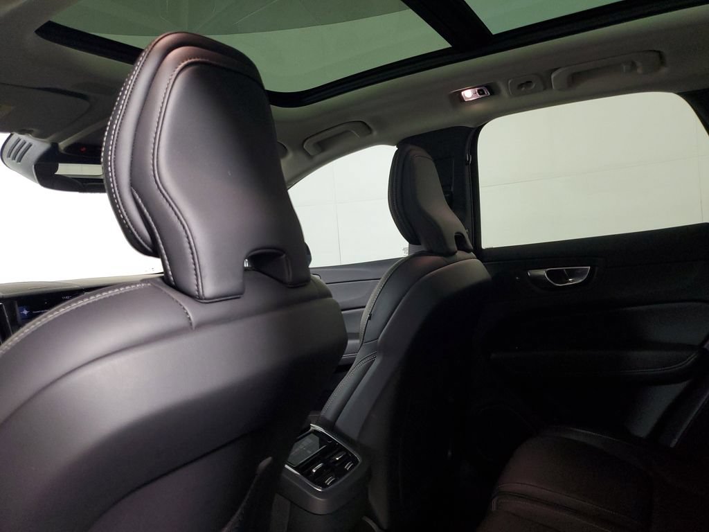 Used 2021 Volvo XC60 T5 Inscription FWD image 14