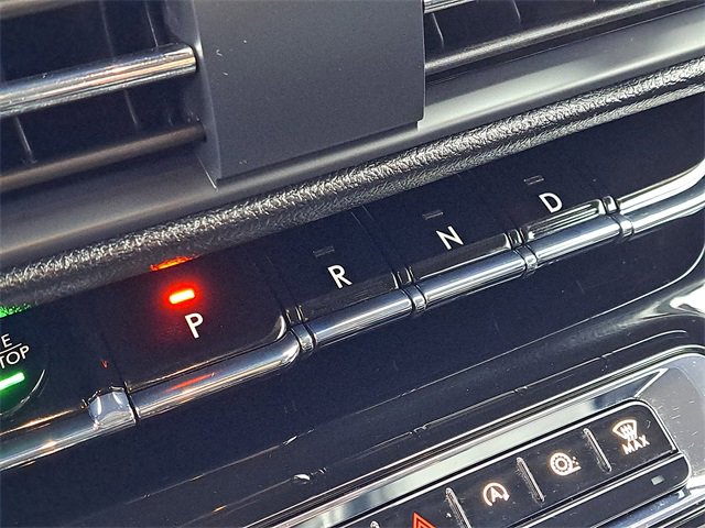 Used 2026 Lincoln Corsair Premiere w/ Towing Package image 18