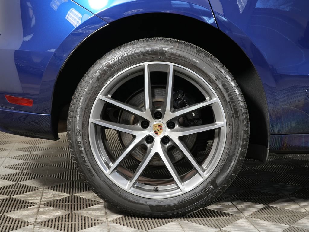 Certified 2024 Porsche Macan image 15