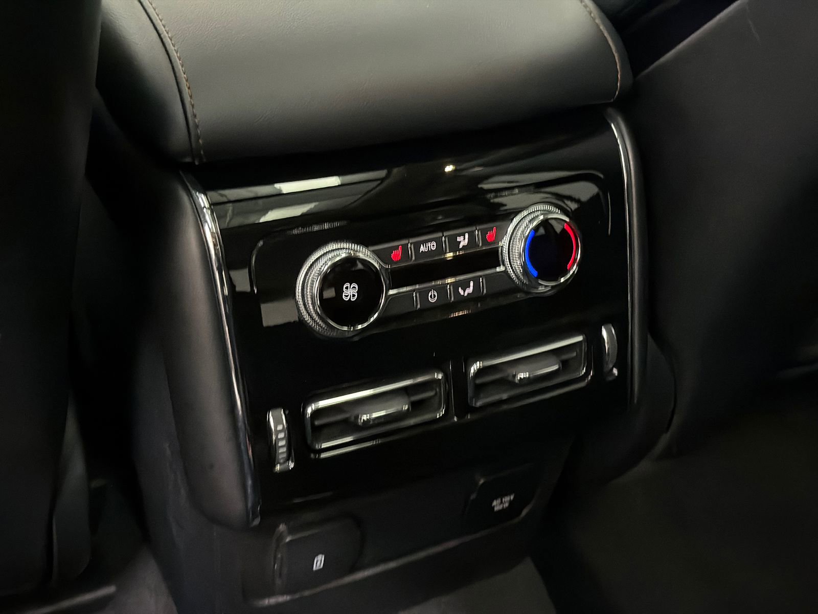 Certified 2023 Lincoln Aviator AWD w/ Premium Package image 20