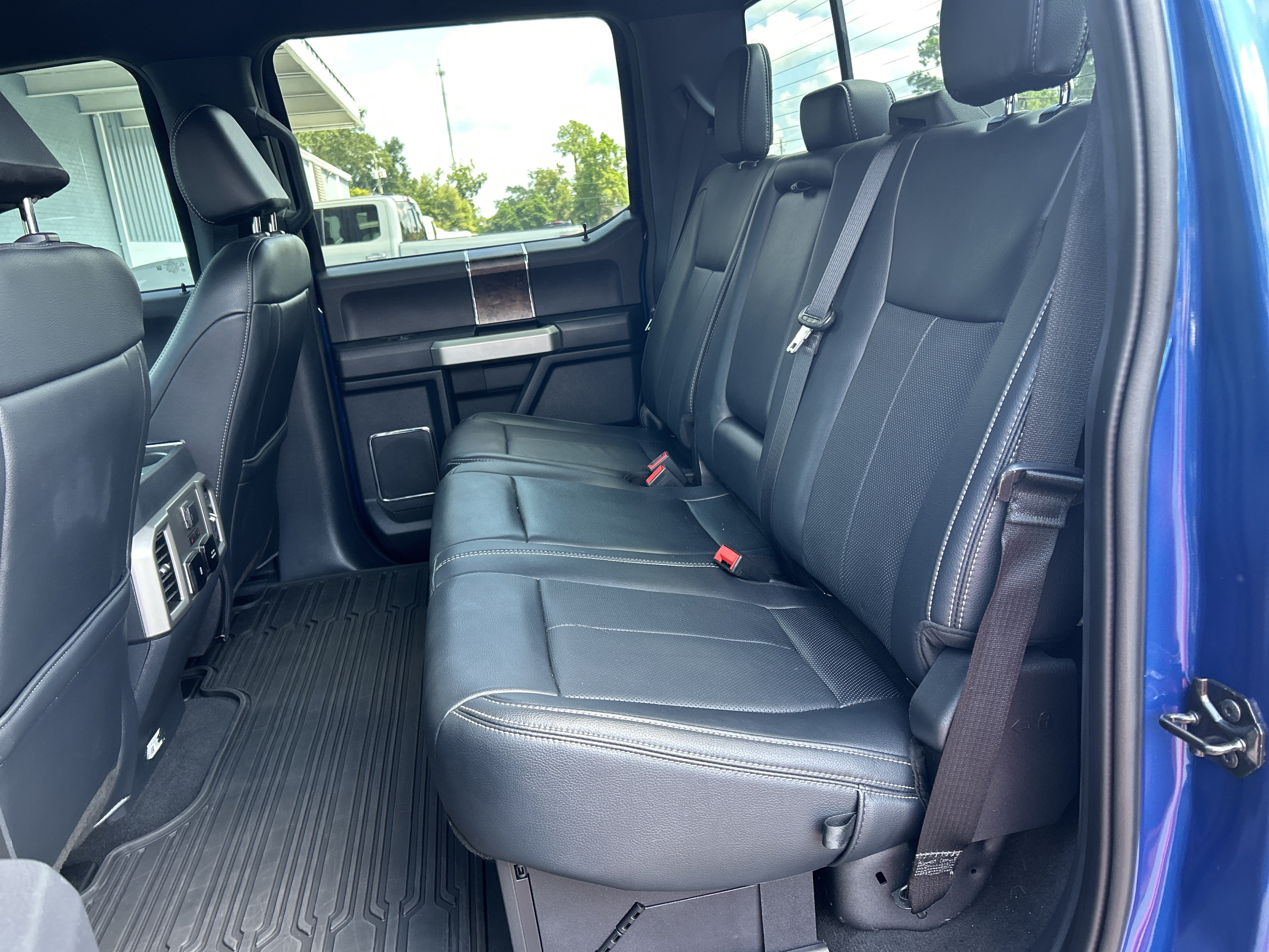 Used 2022 Ford F250 Lariat w/ Tremor Off-Road Package AWD/4WD image 15