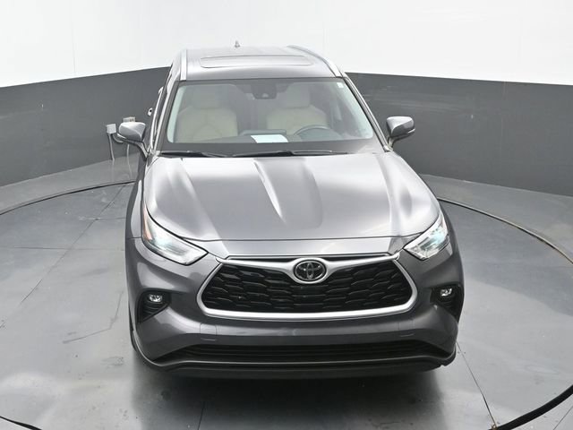 Used 2021 Toyota Highlander XLE FWD image 31