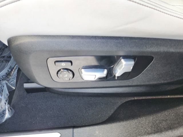 Used 2022 BMW X6 M image 32