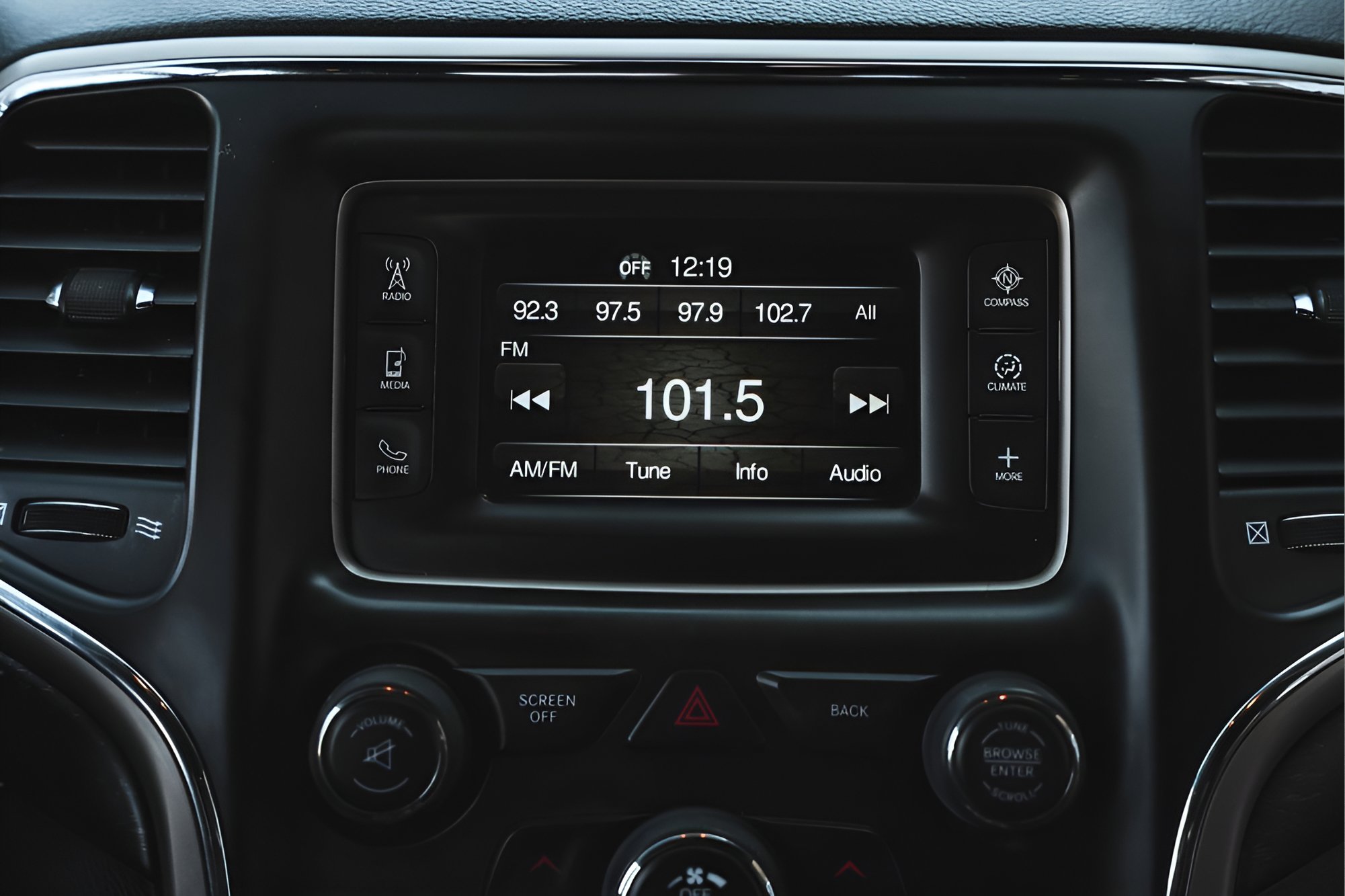 Used 2017 Jeep Grand Cherokee Laredo image 22