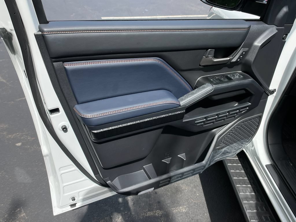 New 2026 Toyota 4Runner Platinum AWD/4WD image 12