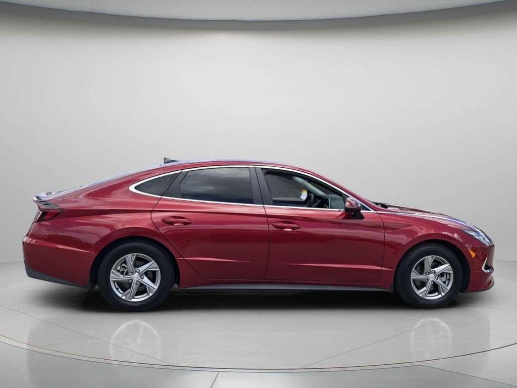 Used 2023 Hyundai Sonata SE w/ Preferred Accessory Package FWD image 4