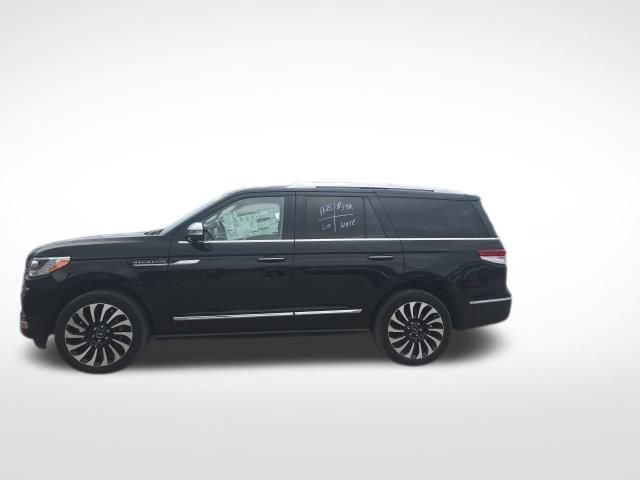 Used 2022 Lincoln Navigator Black Label image 12