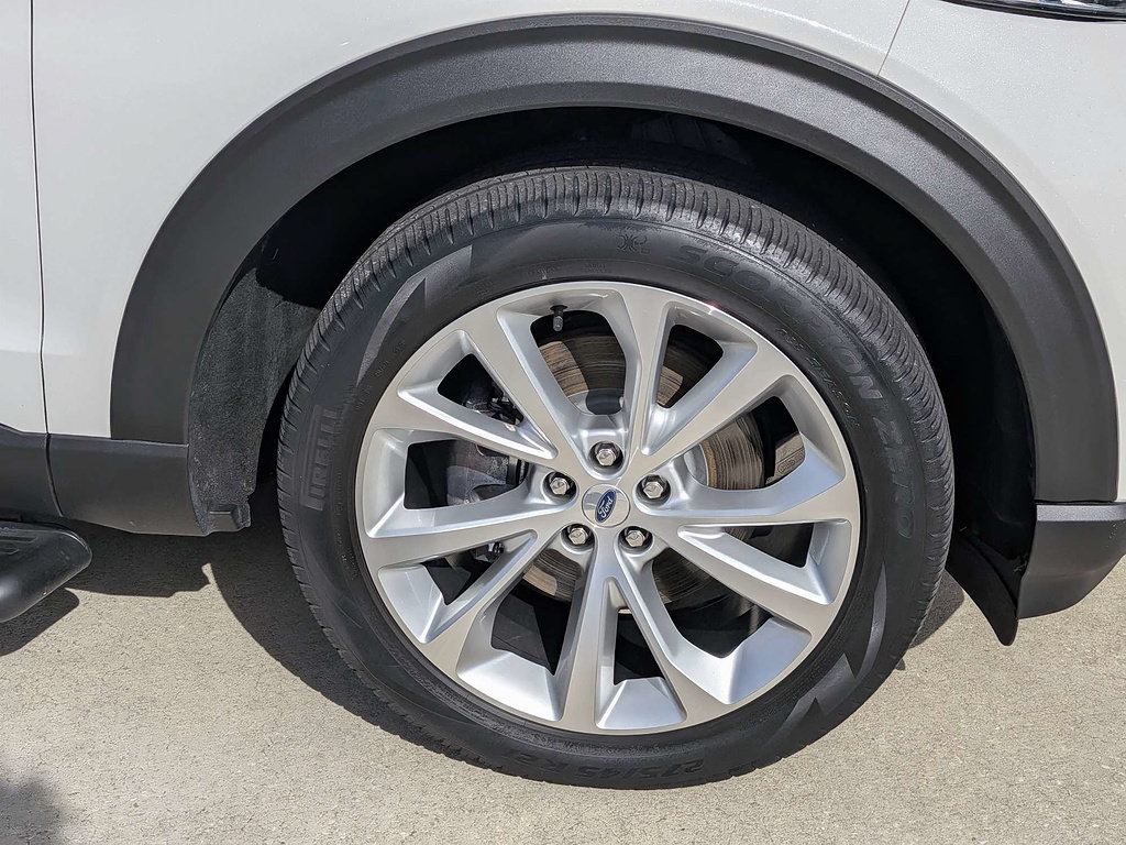 Used 2022 Ford Explorer Platinum w/ Technology Package AWD/4WD image 11