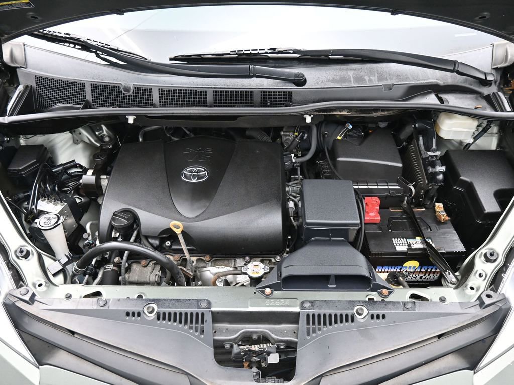 Used 2020 Toyota Sienna L image 14